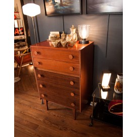 Commode vintage Castle