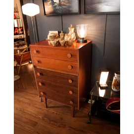 Commode vintage Castle