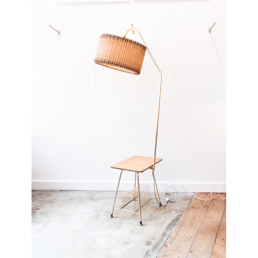 Lampadaire-tablette et porte-revue 