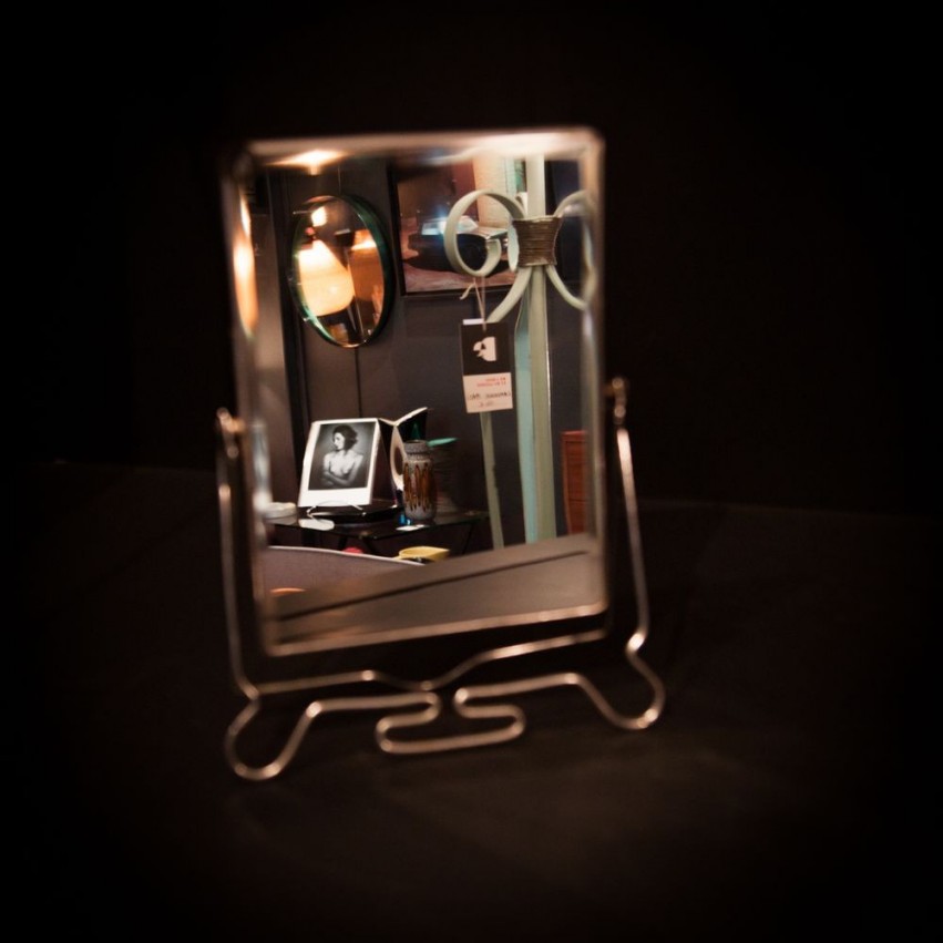 Miroir sur pied