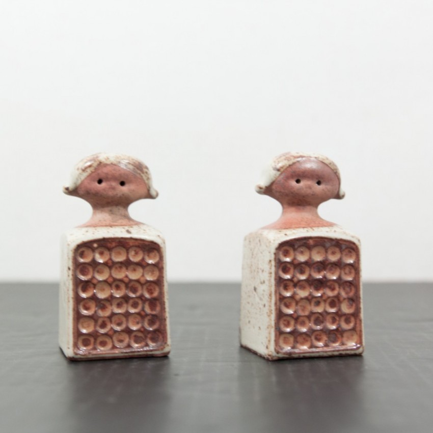 Salière et poivrière anthropomorphes Salière et poivrière anthropomorphes