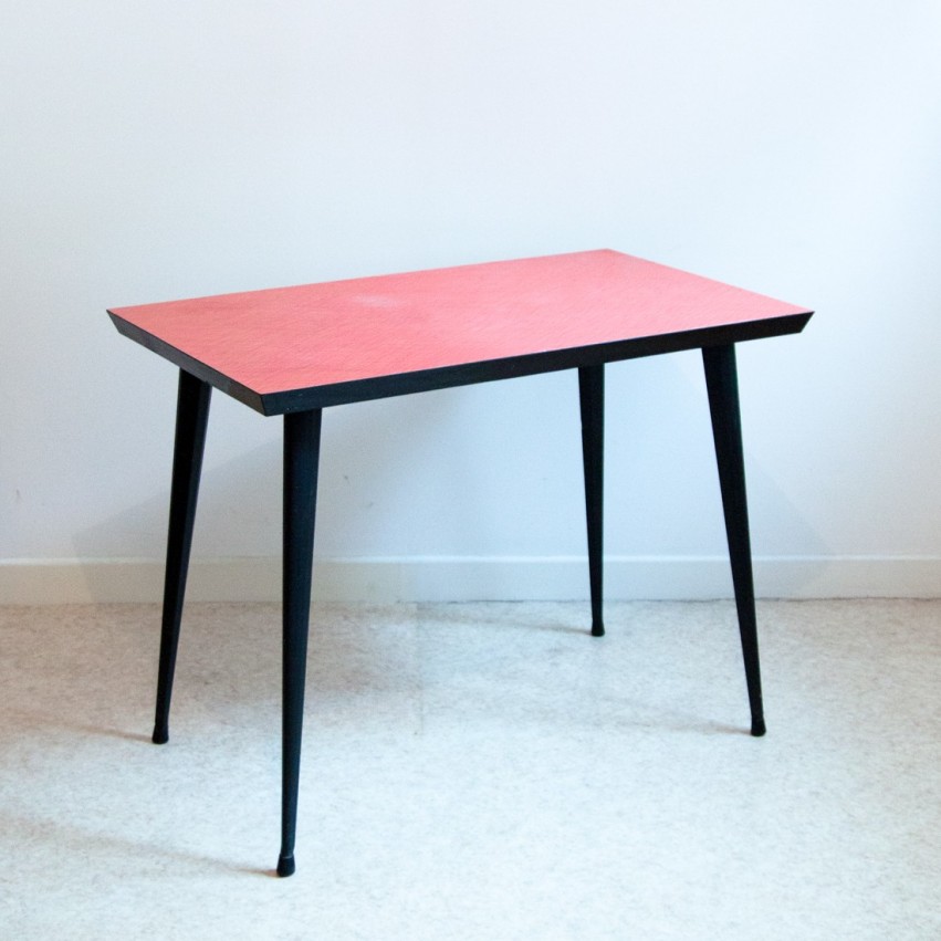 Table Formica vintage et rouge - pieds compas