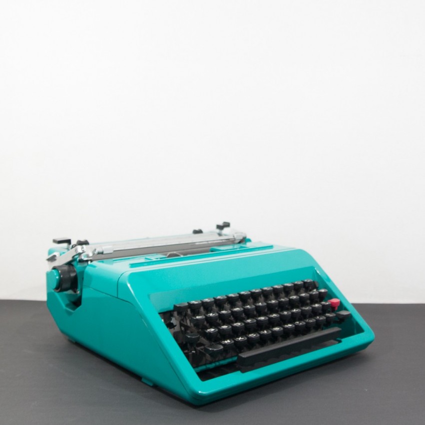 Machine à écrire Studio 45 (Ettore Sottsass pour Olivetti)