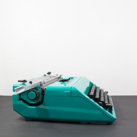 Machine à écrire Studio 45 (Ettore Sottsass pour Olivetti)