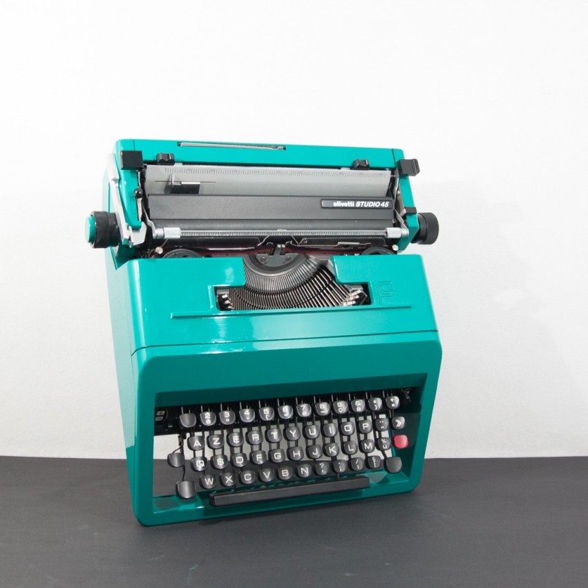 Machine à écrire Studio 45 (Ettore Sottsass pour Olivetti)