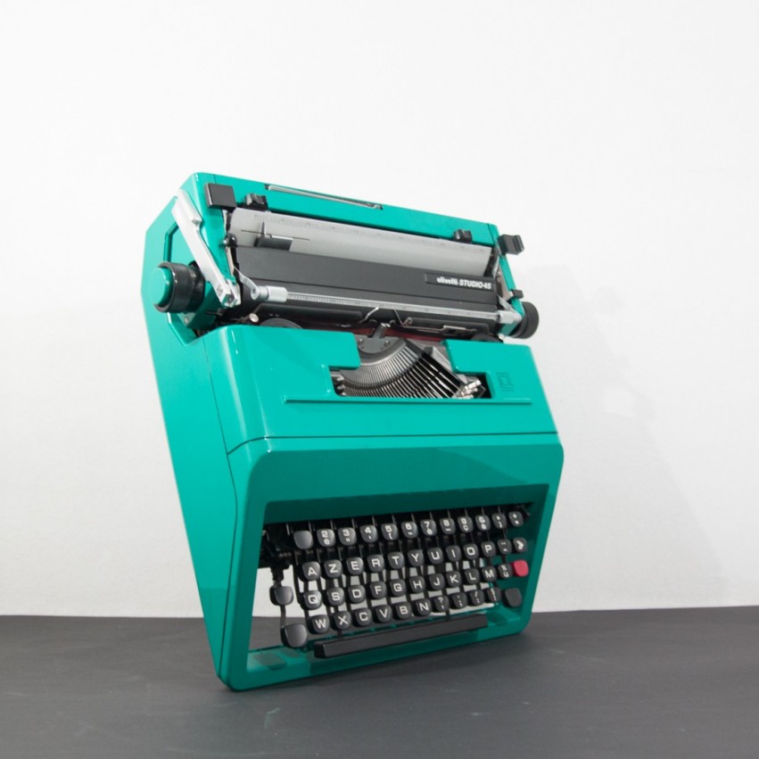 Machine à écrire Studio 45 (Ettore Sottsass pour Olivetti)