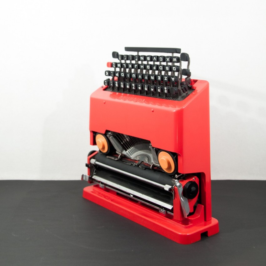 Machine à écrire Valentine - Ettore Sottsass pour Olivetti