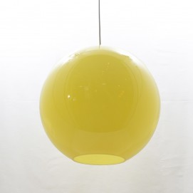 Suspension sphérique en verre jaune