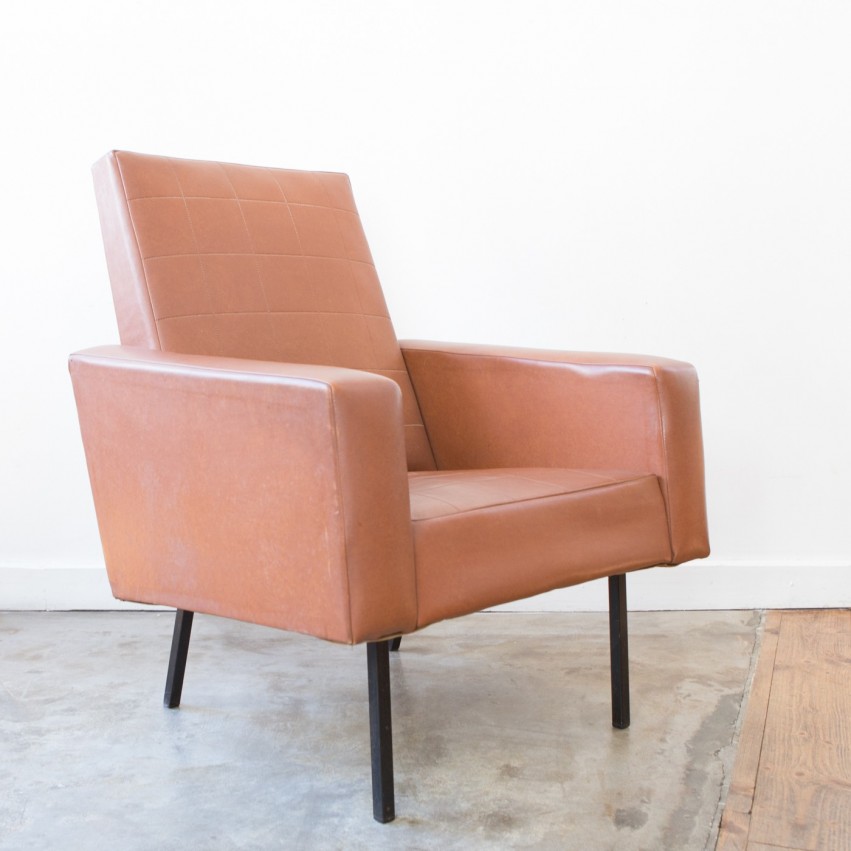 Fauteuil marron en Skaï années 1960