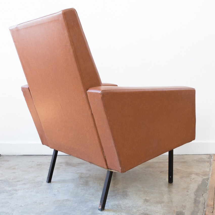 Fauteuil marron en Skaï années 1960