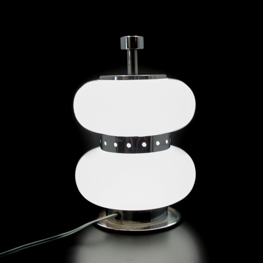 Lampe mobile close en métal et verre