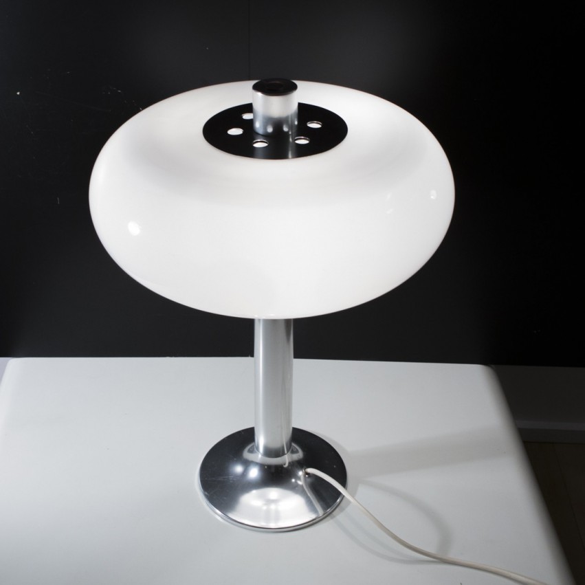 Lampe vintage piètement inox et diffuseurs en Plexiglas