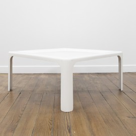 Table basse en plastique de Marc Berthier pour Roche Bobois