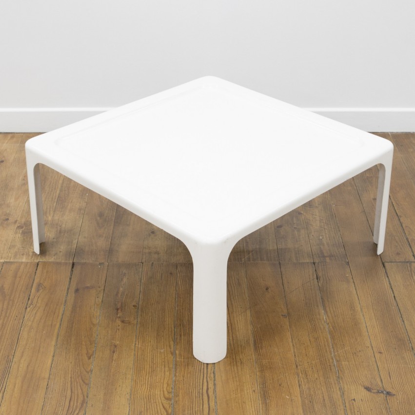 Table basse en plastique de Marc Berthier pour Roche Bobois