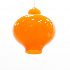 Lustre constitué de verreries orange d'Hans-Agne Jakobsson