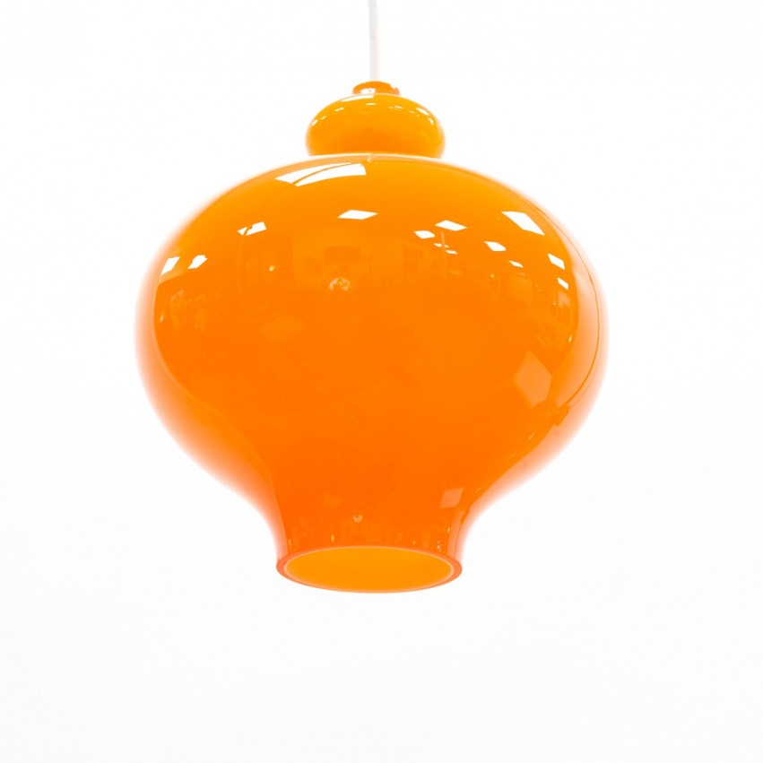 Lustre constitué de verreries orange d'Hans-Agne Jakobsson