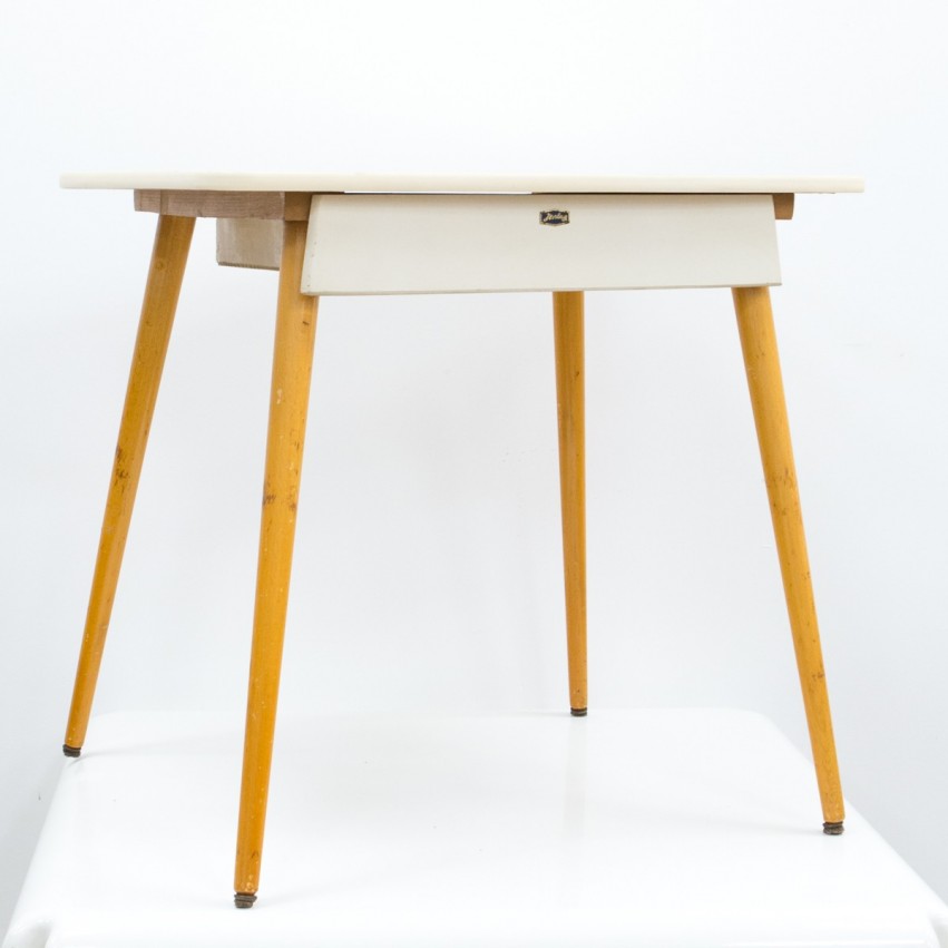 Bureau d'enfant en bois et Formica - Herlag