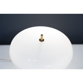 Lampe italienne tripode en laiton et Plexiglas