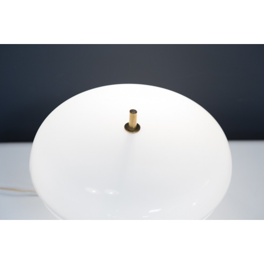 Lampe italienne tripode en laiton et Plexiglas