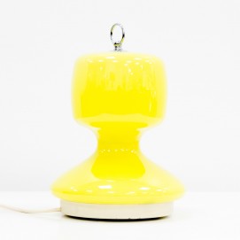 Lampe mobile en verre jaune et métal surmontée d'une poignée