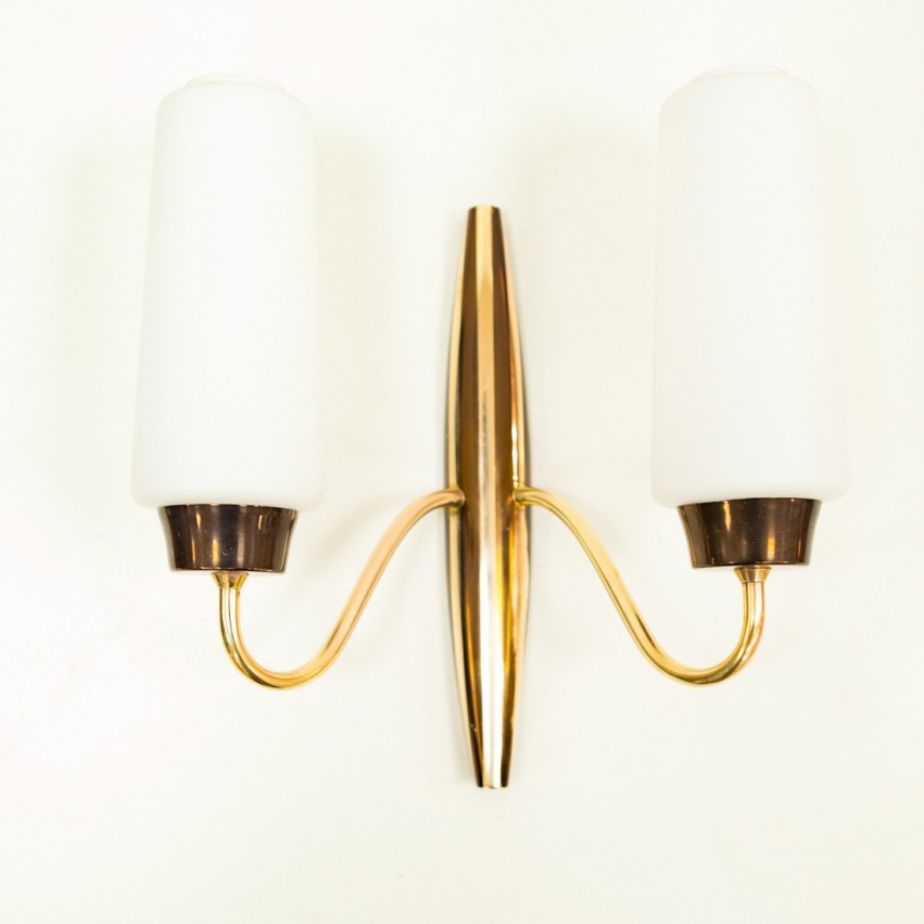 Applique double en laiton et verre opale des années 1950