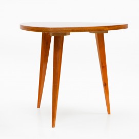 Table basse triangulaire tripode des années 1950