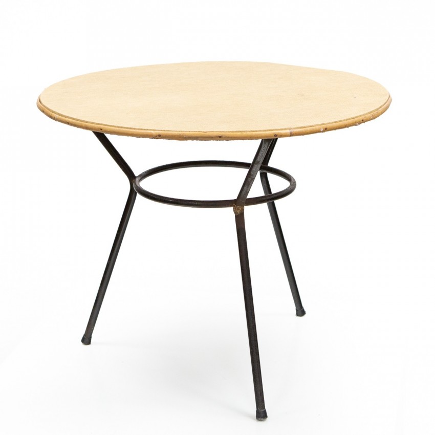 Table basse tripode au plateau rond Table basse tripode au plateau rond