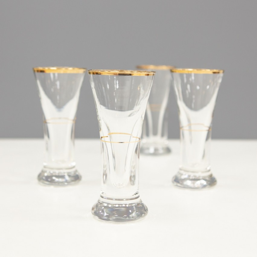 Anciens verres à liqueur au liseré doré