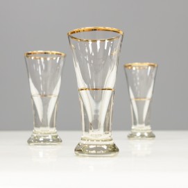 Anciens verres à liqueur au liseré doré