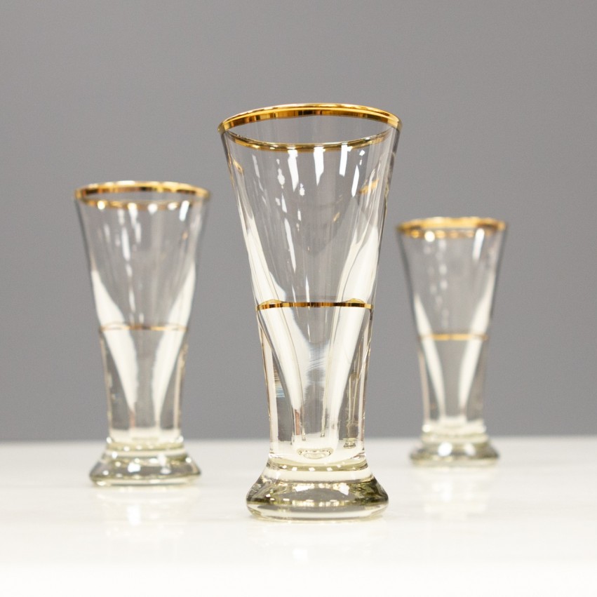 Anciens verres à liqueur au liseré doré