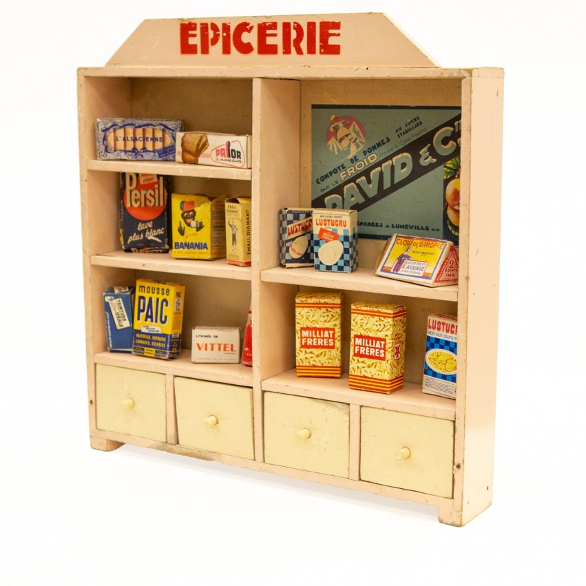 Meuble d'épicerie miniature en bois des années 1950