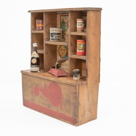 Ancienne épicerie miniature en bois comportant de produits de marques des années 1940