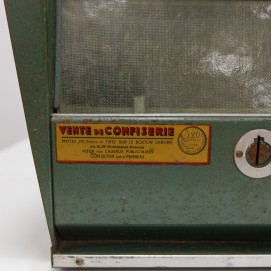 Distributeur de confiseries des années 1960