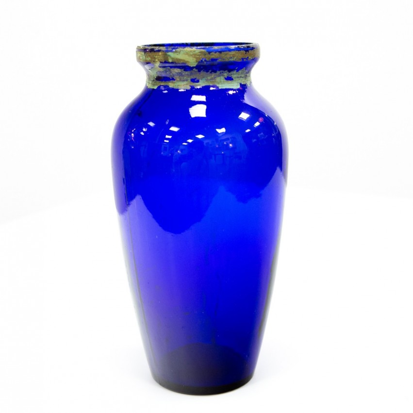 Vase des années 1930 en verre bleu