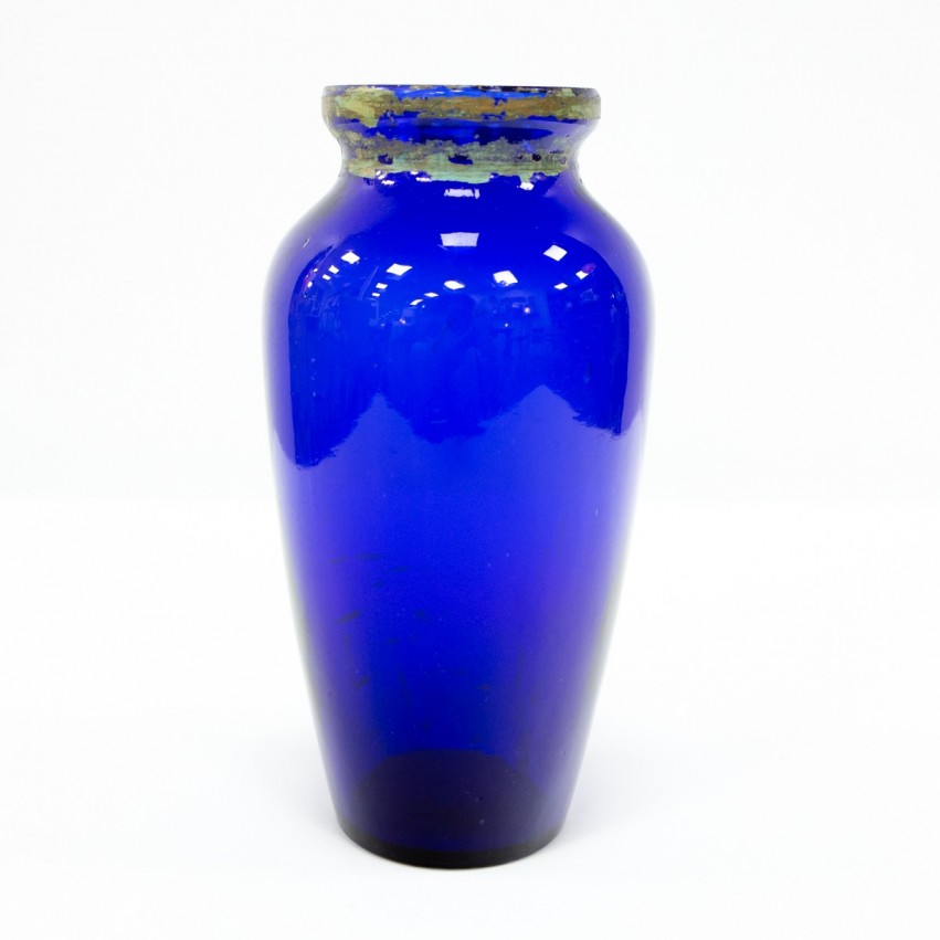 Vase des années 1930 en verre bleu