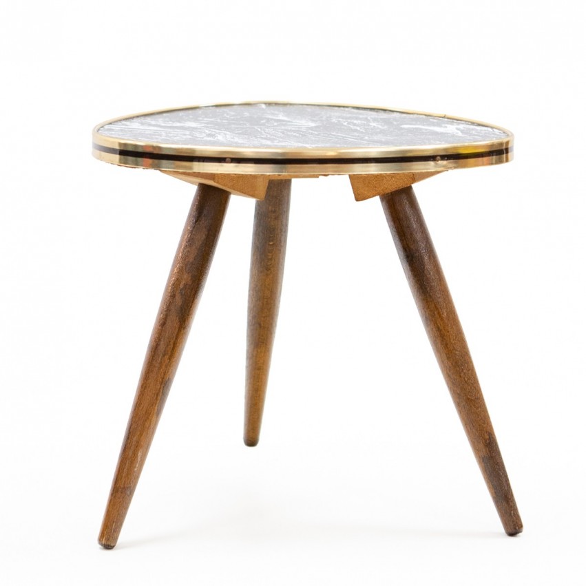 Petite table triangulaire en Formica