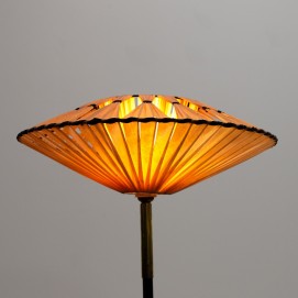 Lampadaire tripode en métal et résine des années 1950