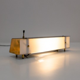 Lampe d'appoint en tôle et plexiglas de Raymond Monedi