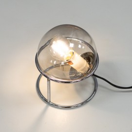 Lampe boule de verre et socle chromé des années 1970