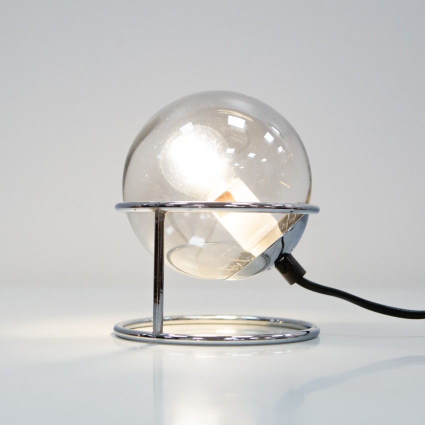 Lampe boule de verre et socle chromé des années 1970