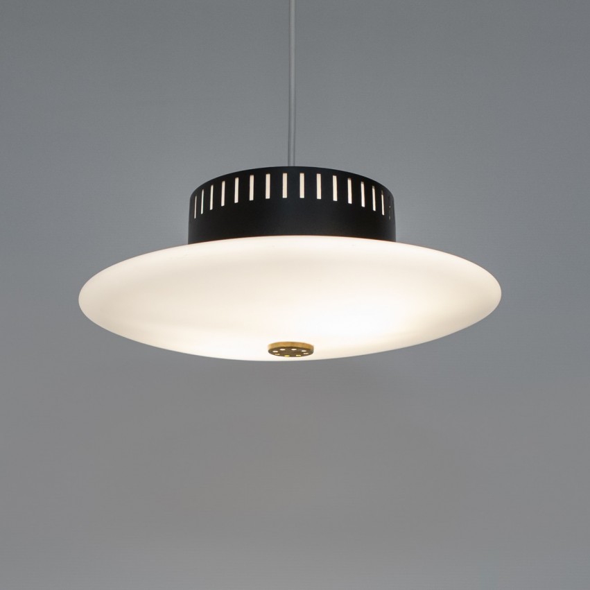Suspension en verre et tôle perforée Arlus 596