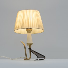 Lampe mobile tripode des années 1950 en tôle perforée et lamelles de plastique