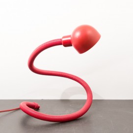 Pour acheter la lampe de table Hebi (serpent) réalisée par Isao Hosoe pour Valenti en 1970, c'est ici !