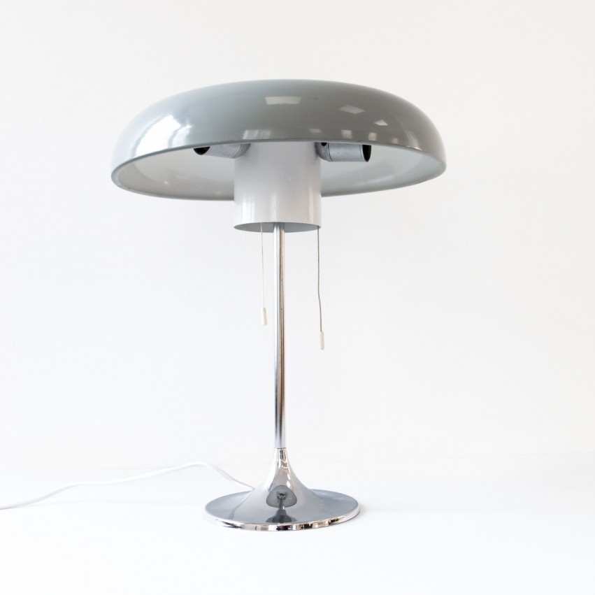 Lampe de bureau Arlus - Piètement chromé et réflecteur en tôle laquée de gris
