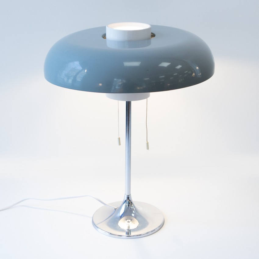 Lampe de bureau Arlus - Piètement chromé et réflecteur en tôle laquée de gris