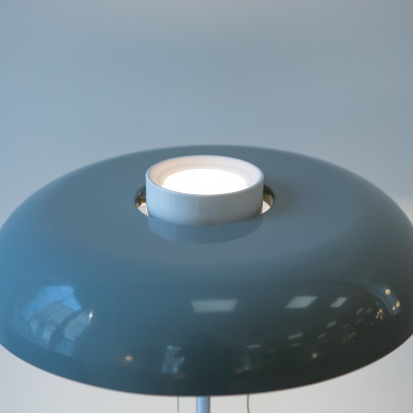 Lampe de bureau Arlus - Piètement chromé et réflecteur en tôle laquée de gris