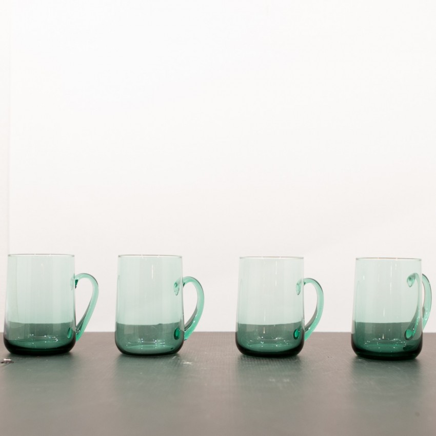 Mugs ou chopes en verre vert translucide et vintage !