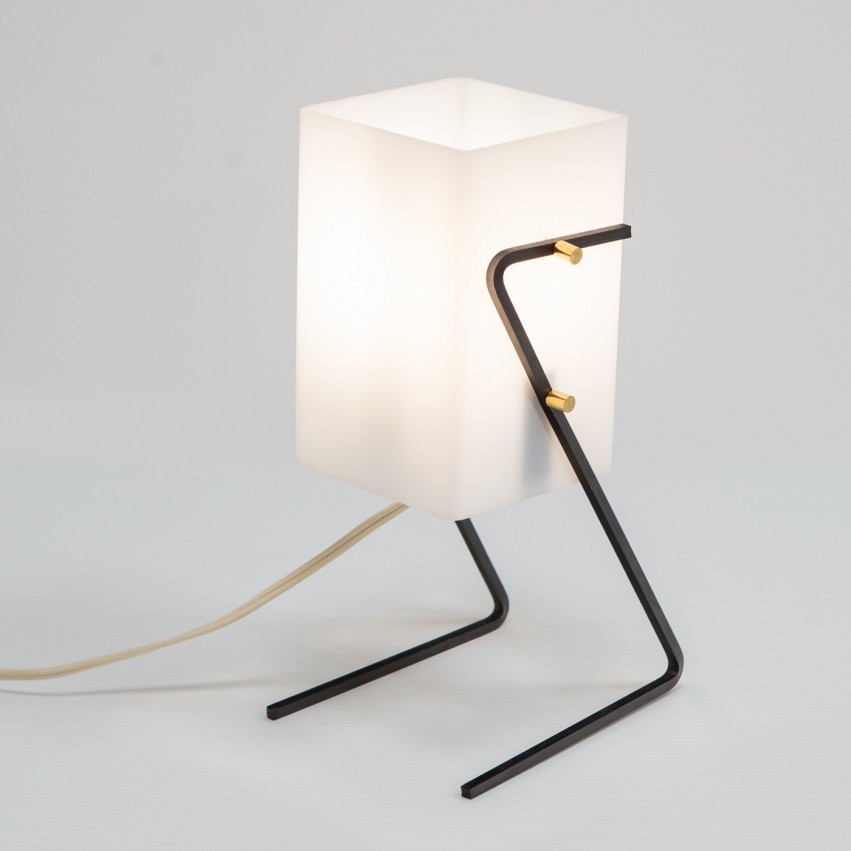 Lampe d'ambiance moderniste en Plexiglas, laiton et métal des années 1960