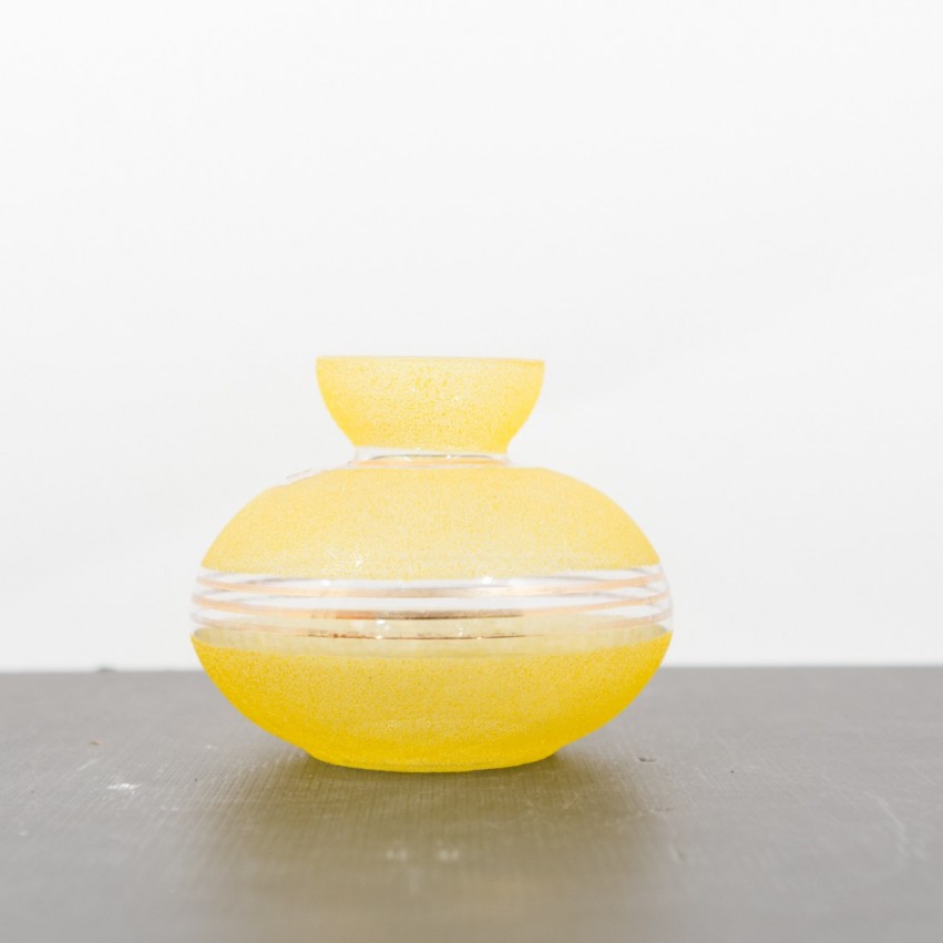 Vase en verre granité jaune et doré des années 1950
