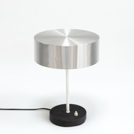 Lampe de bureau des années 1960 avec abat-jour cylindrique en aluminium